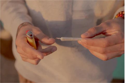 can i put tobacco in a dry herb vape vs Smoking: Entirely Different Experiences  HEMPER Why a Dry Herb Vaporizer